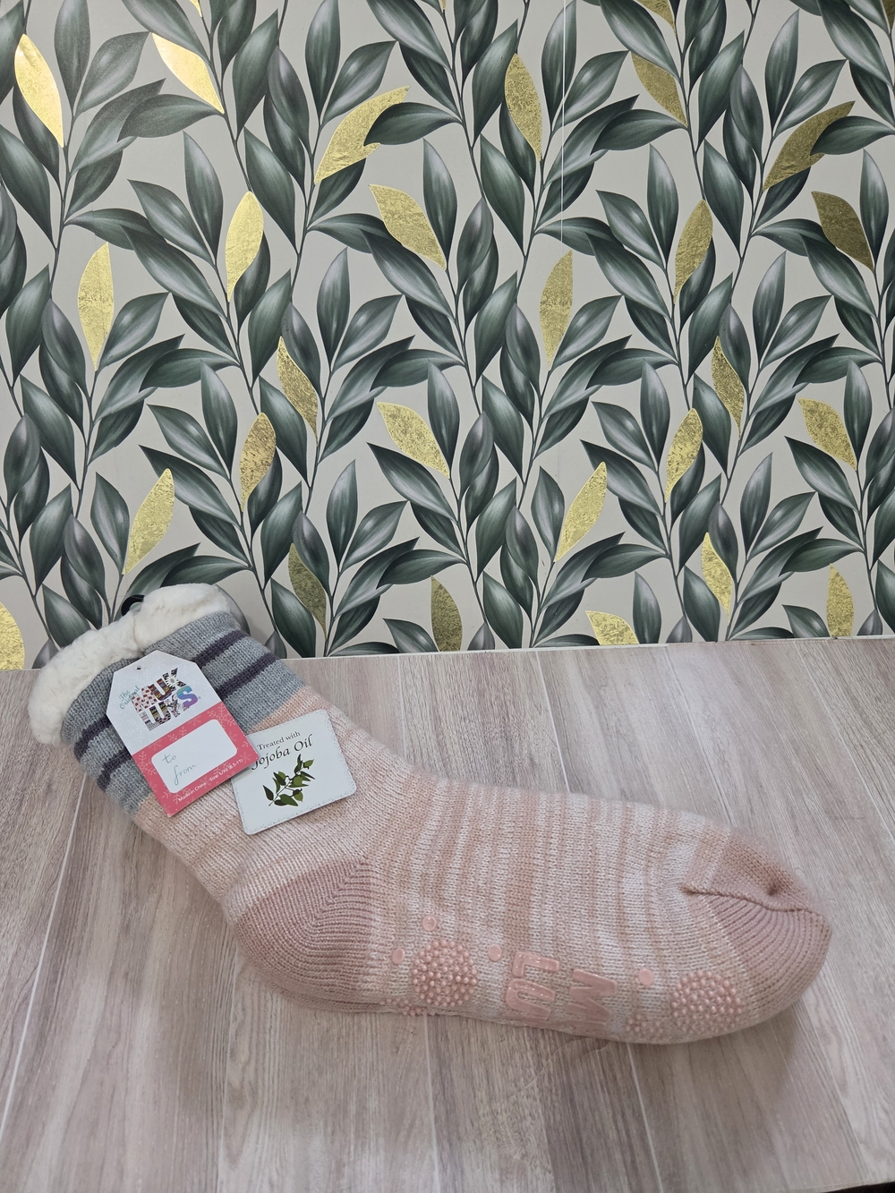 NWT Muk Luks Sherpa Slipper Socks L/XL 8.5-11 Salmon Marl Jojoba Oil Grippers
